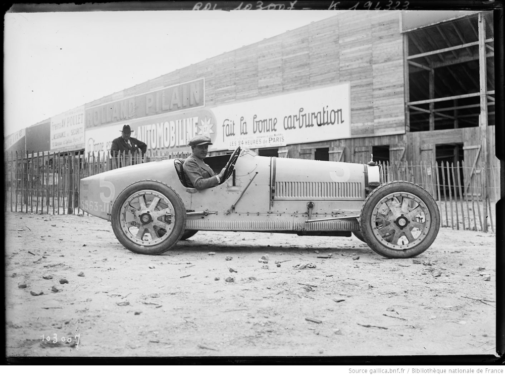 Pinterest 25/7/25, Montlh&eacute;ry [i.e. autodrome de Linas-Montlh&eacute;ry], grand prix ACF [course automobile], Pierre de Vizcaya sur Bugatti : [photographie de presse] / [Agence Rol]