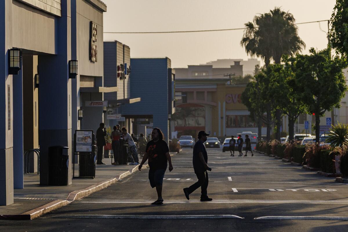 Crenshaw Imperial Plaza a ressenti les effets des raids de l'ICE.