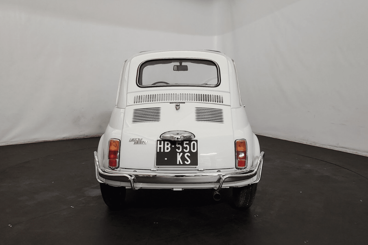 1972 Fiat 500 vue arrière