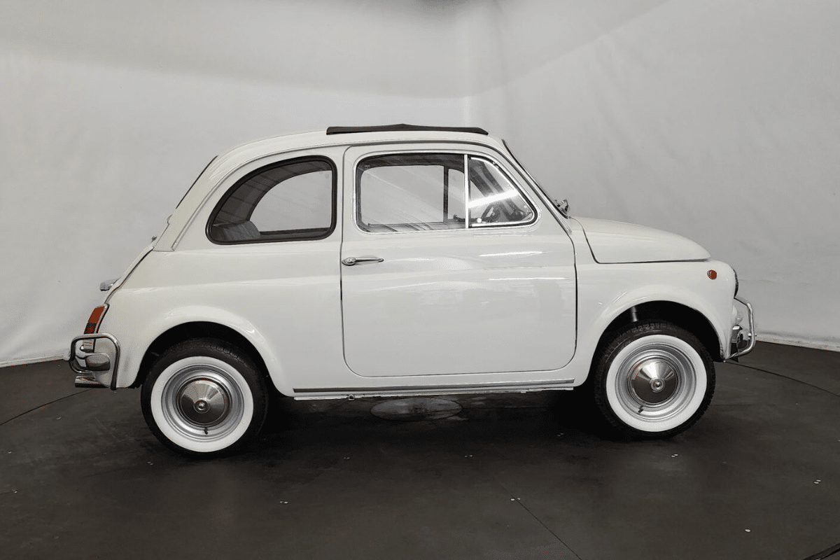 1972 Fiat 500 vue de profil