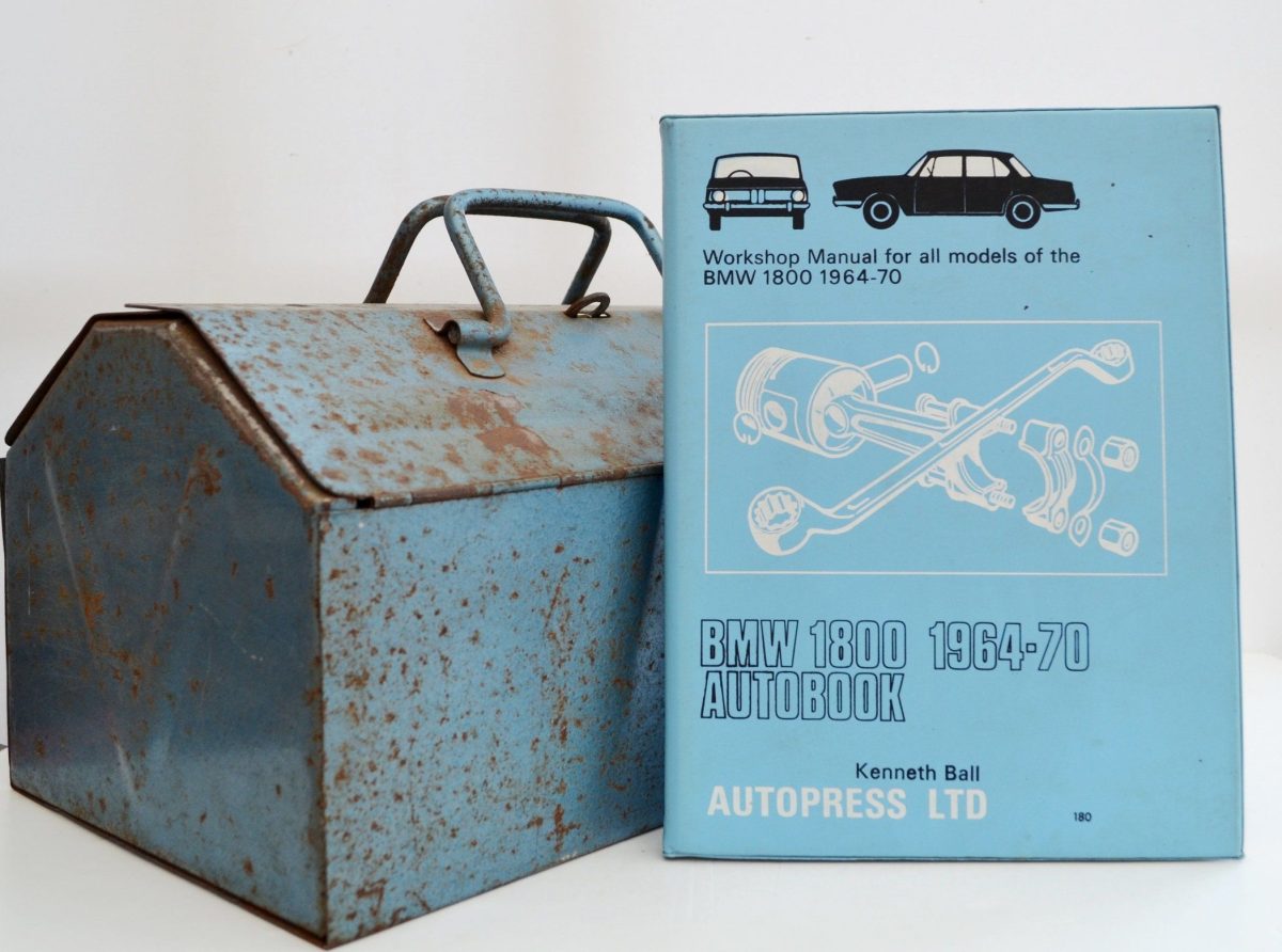 Pinterest Manuel d'atelier BMW Autobook | Manuel d'utilisation de la BMW 1800 | Livre relié | Cadeau d'anniversaire | Souvenirs de voiture | Livre pour papa | Réserver une voiture