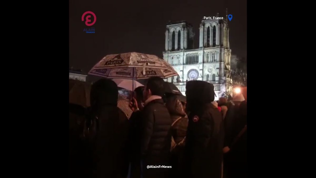 Réouverture de Notre-Dame : ambiance très animée à l'extérieur de l'église